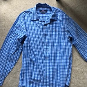 Blue Vineyard Vines button up shirt size medium.